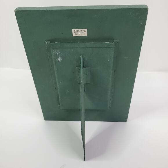 Green Wood Picture Frame With Metal Fish Accents 3" x 4.5" Photo Opening - Picture 3 of 9